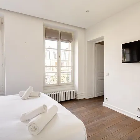 The Maubourg Eiffel Tower Apartment